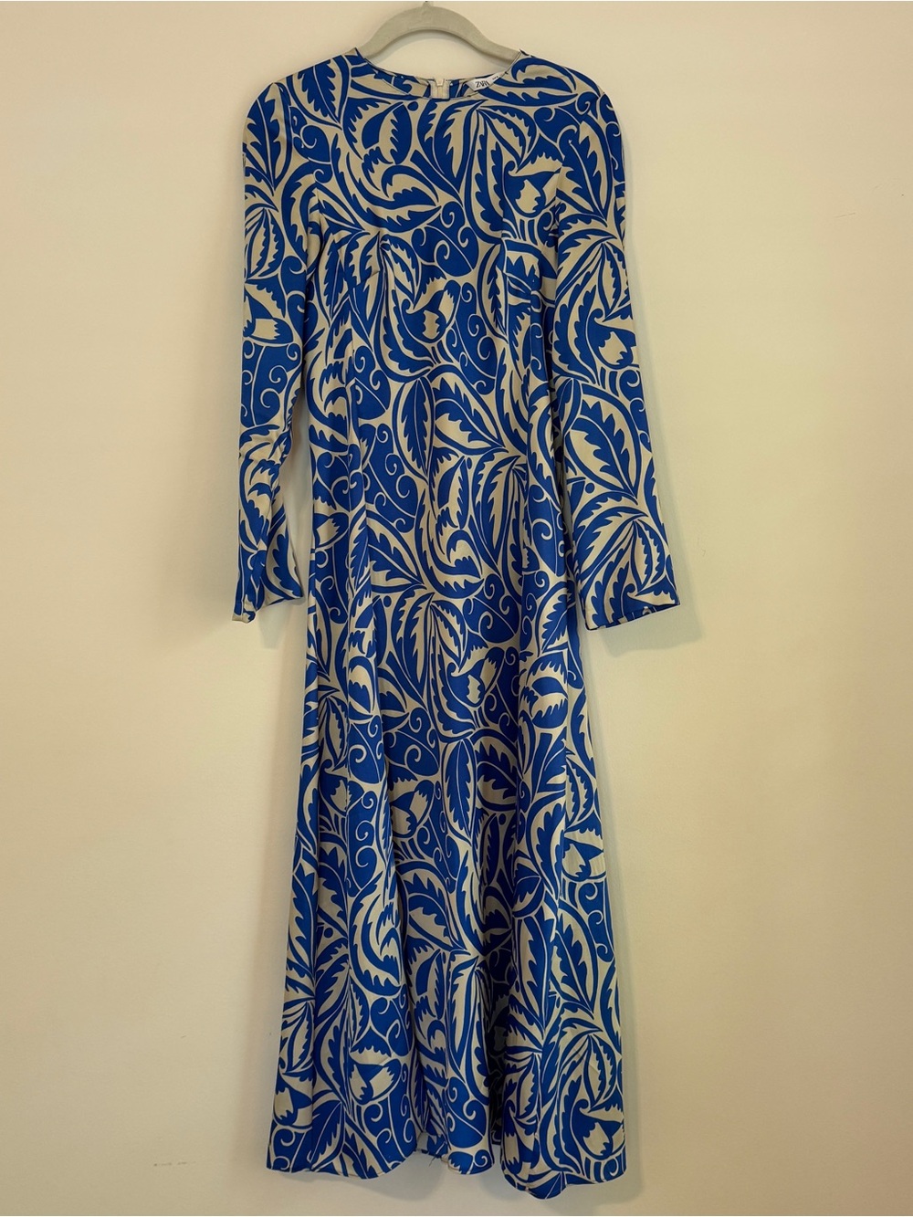 Zara Blue and White Long Sleeve Maxi Dress - Bold Leaf Print